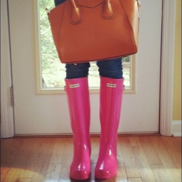 Bright, hot pink tall glossy Hunter rain boots ☔️ - Picture 2 of 8